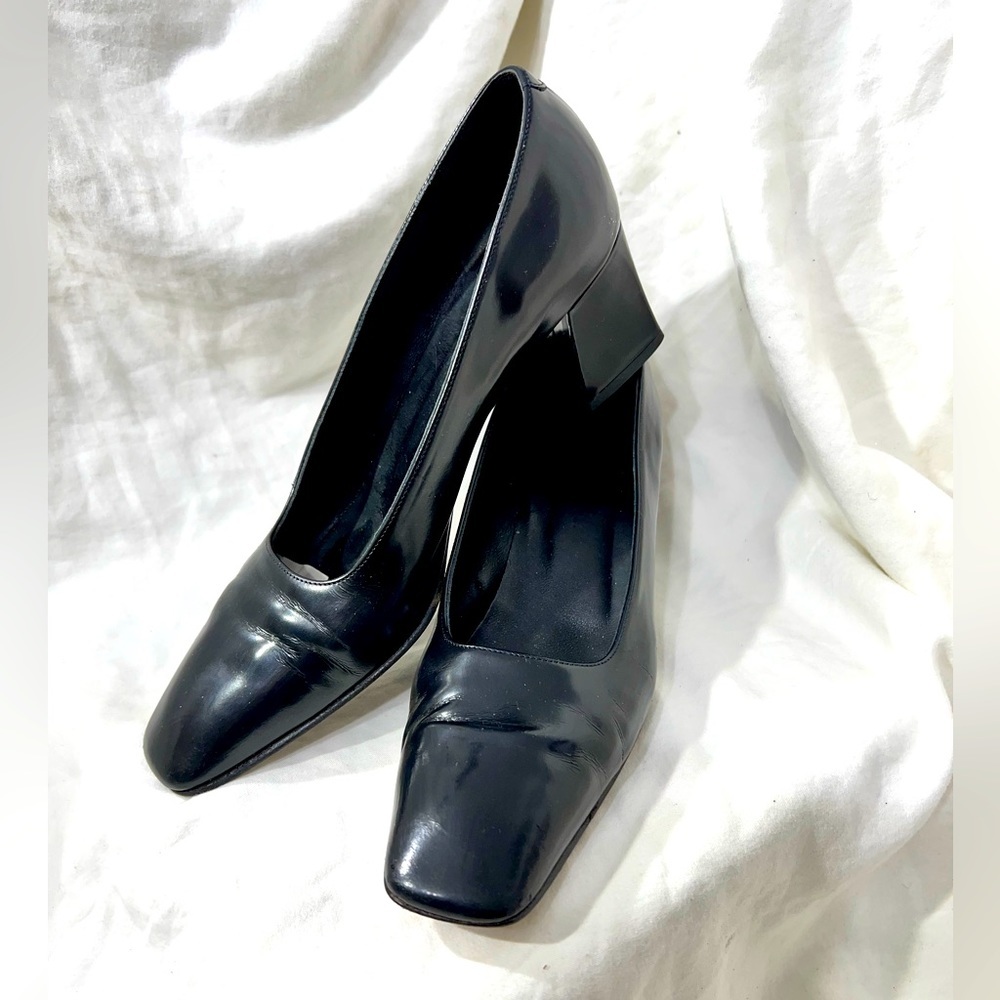 LOMA LEATHER SHOE SIZE 7 1/2” AA HEEL HEIGHT IS 2” INCHES. FOR ANY OCCASION☑️